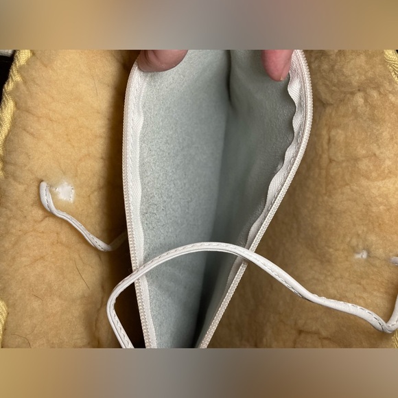 UGG Women's Tan and White Shearling Tote Bag - Picture 3 of 10